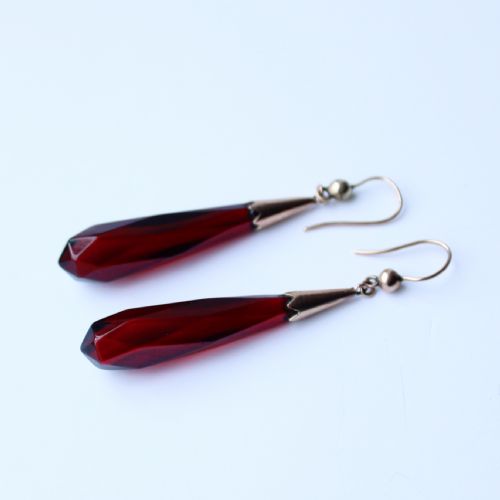 ANTIQUE 9CT GOLD CHERRY BAKELITE TORPEDO EARRINGS - ADDITIONAL PHOTO 2