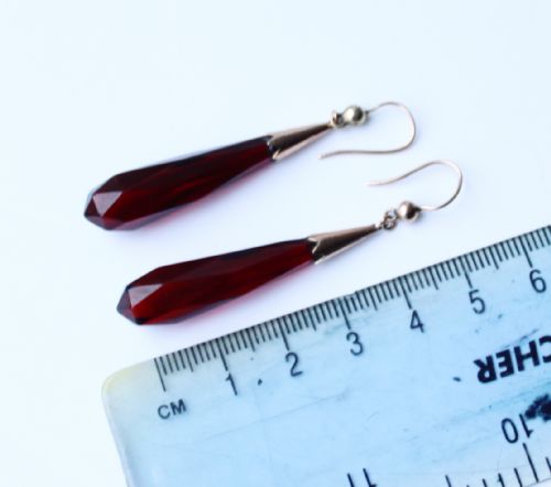 ANTIQUE 9CT GOLD CHERRY BAKELITE TORPEDO EARRINGS - ADDITIONAL PHOTO 3