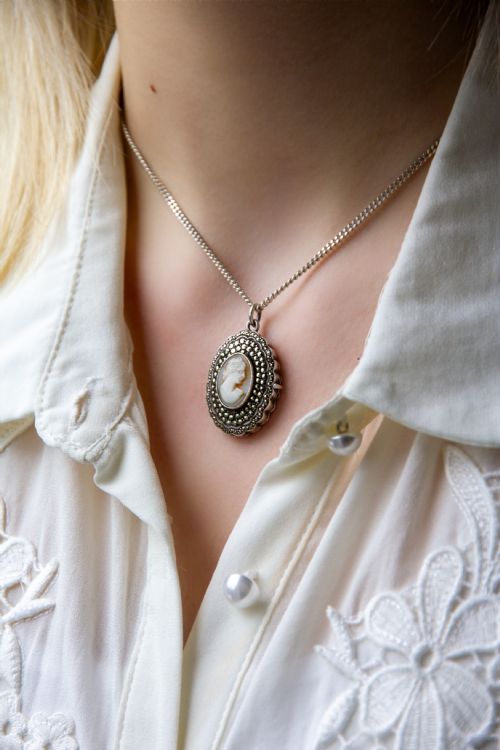 ANTIQUE CARVED SHELL CAMEO LADY LOCKET ADORNED WITH MARCASITES - ADDITIONAL PHOTO 3