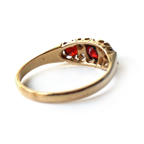VINTAGE 9CT GOLD EMERALD PASTE DIAMOND RING - ADDITIONAL PHOTO 3