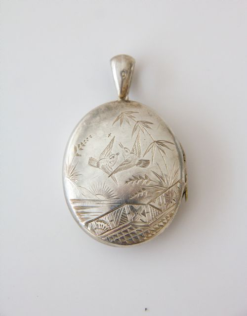 ANTIQUE AESTHETIC PERIOD SOILD SILVER LOCKET - ADDITIONAL PHOTO 1