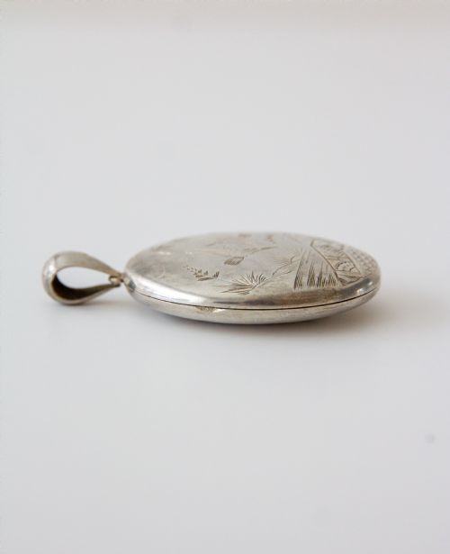 ANTIQUE AESTHETIC PERIOD SOILD SILVER LOCKET - ADDITIONAL PHOTO 2