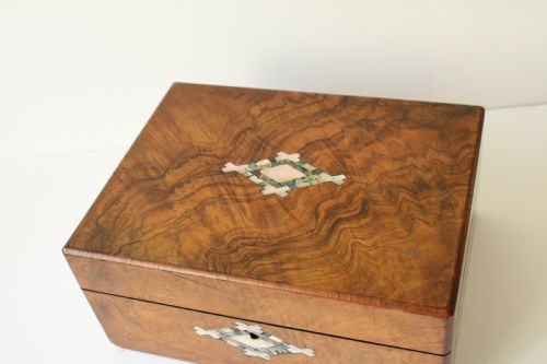 ANTIQUE WALNUT MULTI RING JEWELERY BOX WITH PEARL INLAY - ADDITIONAL PHOTO 3