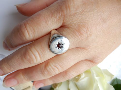 CHUNKY ANTIQUE SOLID SILVER GARNET SIGNET RING - ADDITIONAL PHOTO 6