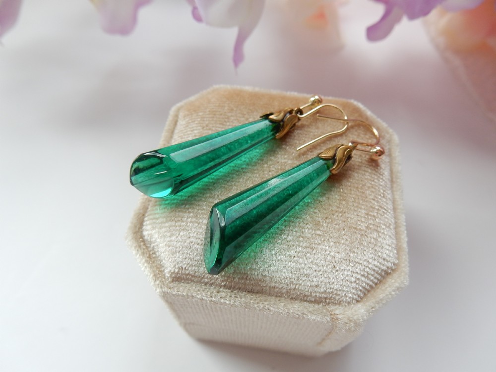 Vintage 9ct Gold Emerald Glass Earrings