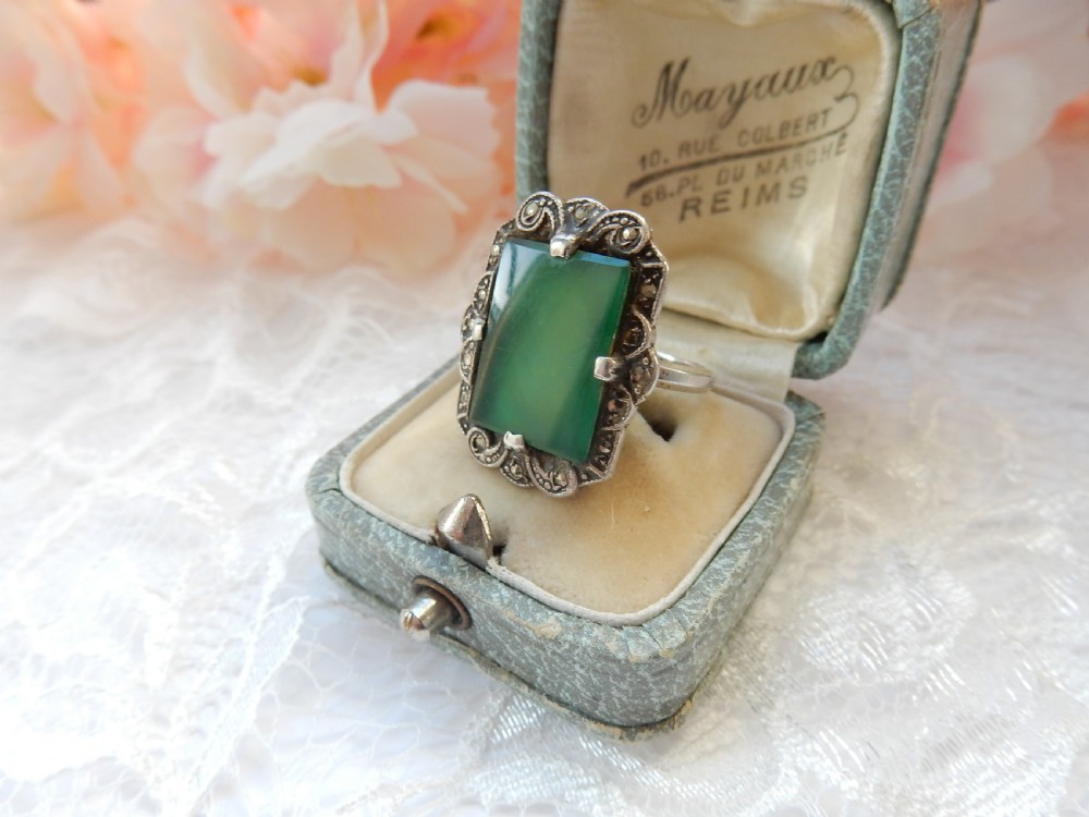 Art Deco Sterling Silver Green Chalcedony Ring 