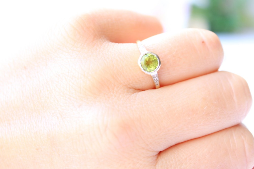 Antique 18ct Gold Peridot & Diamond Ring View VII