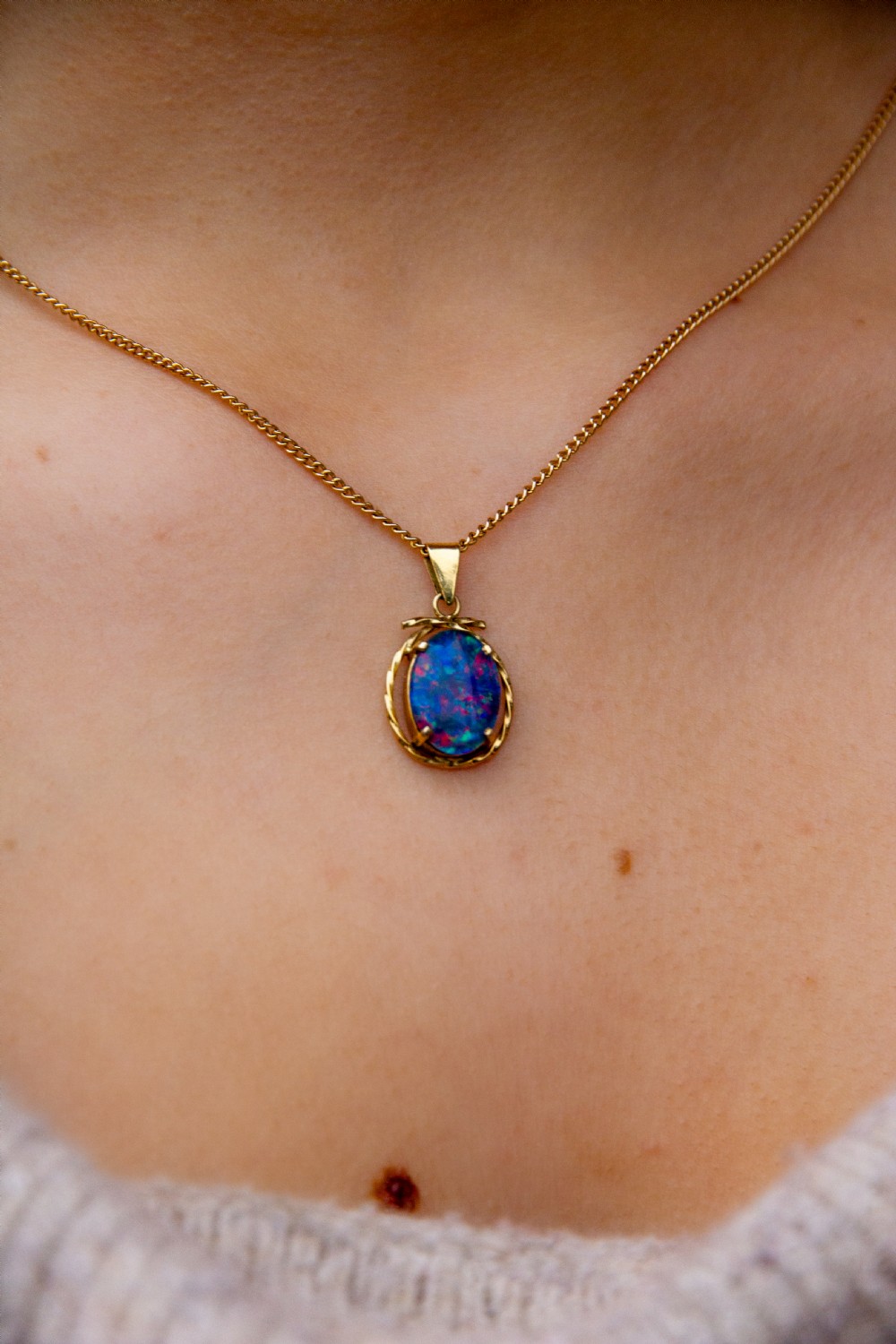 9CT Gold Opal Pendant