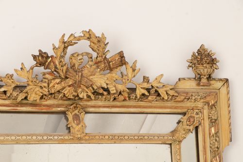 A FRENCH ANTIQUE CRESTED MARGIN MIRROR IN ORIGINAL PARCELGILT - ADDITIONAL PHOTO 2