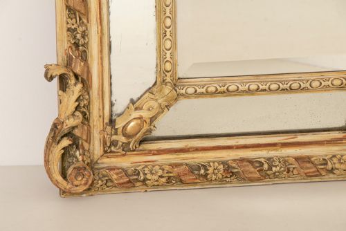 A FRENCH ANTIQUE CRESTED MARGIN MIRROR IN ORIGINAL PARCELGILT - ADDITIONAL PHOTO 3