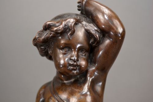 ANTIQUE BRONZE FIGURE OF A CHERUB HOLDING A WHEAT SHEAF - ADDITIONAL PHOTO 4