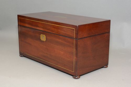 A GOOD QUALITY EARLY VICTORIAN TEA CADDY 19TH C - ADDITIONAL PHOTO 1