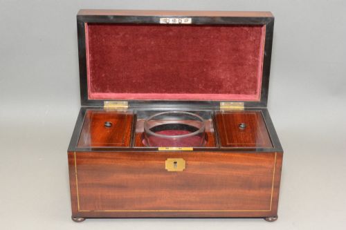 A GOOD QUALITY EARLY VICTORIAN TEA CADDY 19TH C - ADDITIONAL PHOTO 3