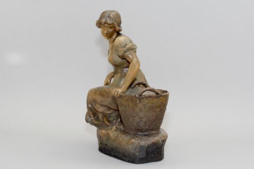 ART NOUVEAU FIGURE OF A COUNTRY MAIDENFRIEDRICH GOLDSCHEIDER VIENNA - ADDITIONAL PHOTO 3