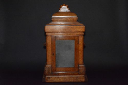 A SUPERB ARTS AND CRAFTS HAND CARVED OAK CLOCK CIRCA 1900 - ADDITIONAL PHOTO 3