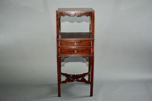 A Fine Georgian Period Bedside Table 1800
