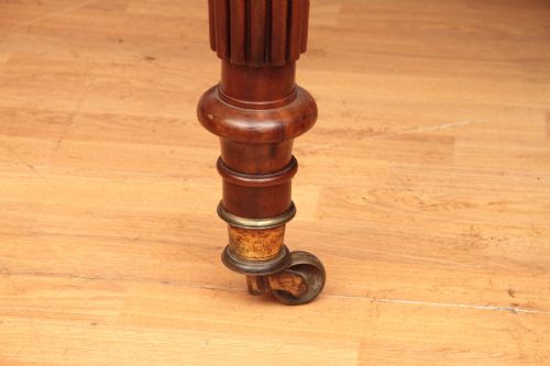 A CUBAN MAHOGANY EXTENDING DINING TABLE - ADDITIONAL PHOTO 16