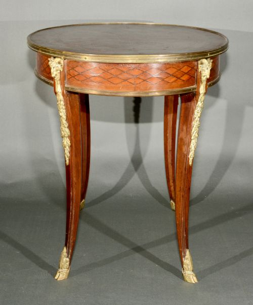 A 19TH CENTURY GILT BRONZE MOUNTED LOUIS XV TABLE ON HOOF FEET - ADDITIONAL PHOTO 2