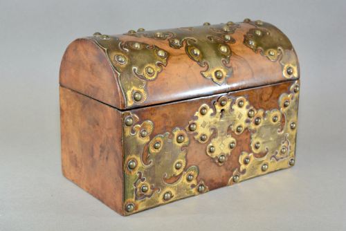 A VICTORIAN GOTHIC REVIVAL DESK TOP STATIONARY BOX MADE FROM FIGURED WALNUT WITH BRASS - ADDITIONAL PHOTO 1