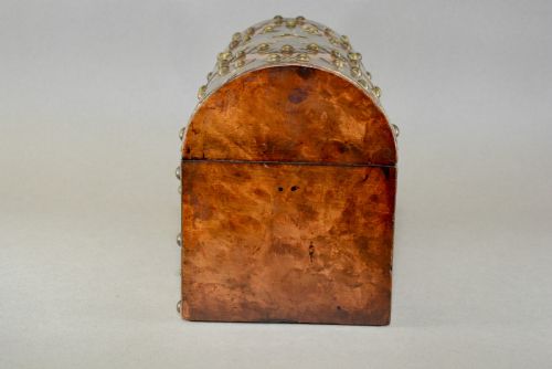 A VICTORIAN GOTHIC REVIVAL DESK TOP STATIONARY BOX MADE FROM FIGURED WALNUT WITH BRASS - ADDITIONAL PHOTO 4