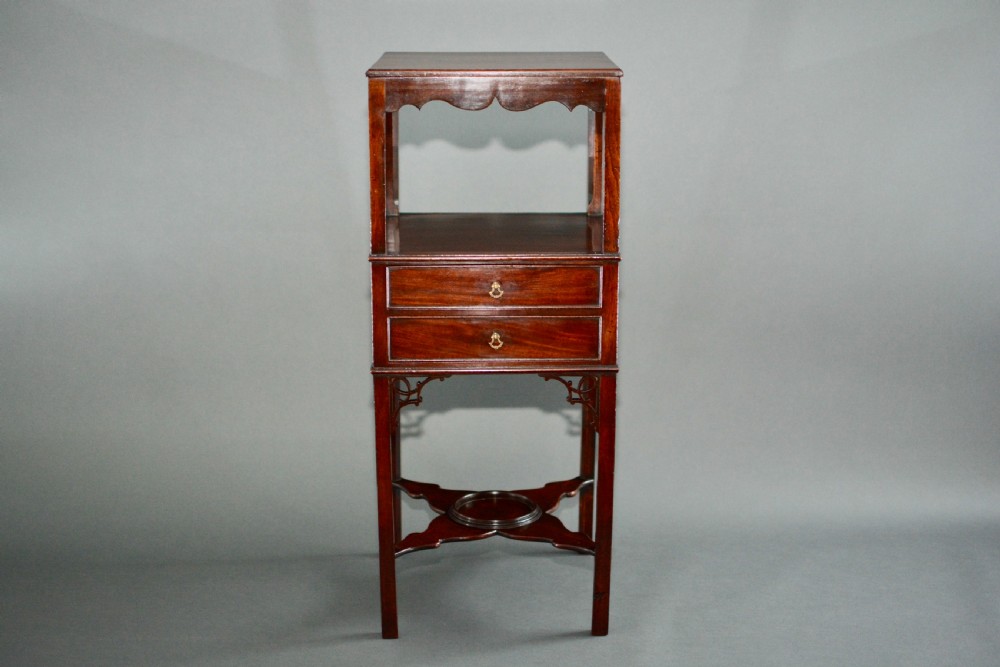 A fine Georgian period bedside table 1800 View III