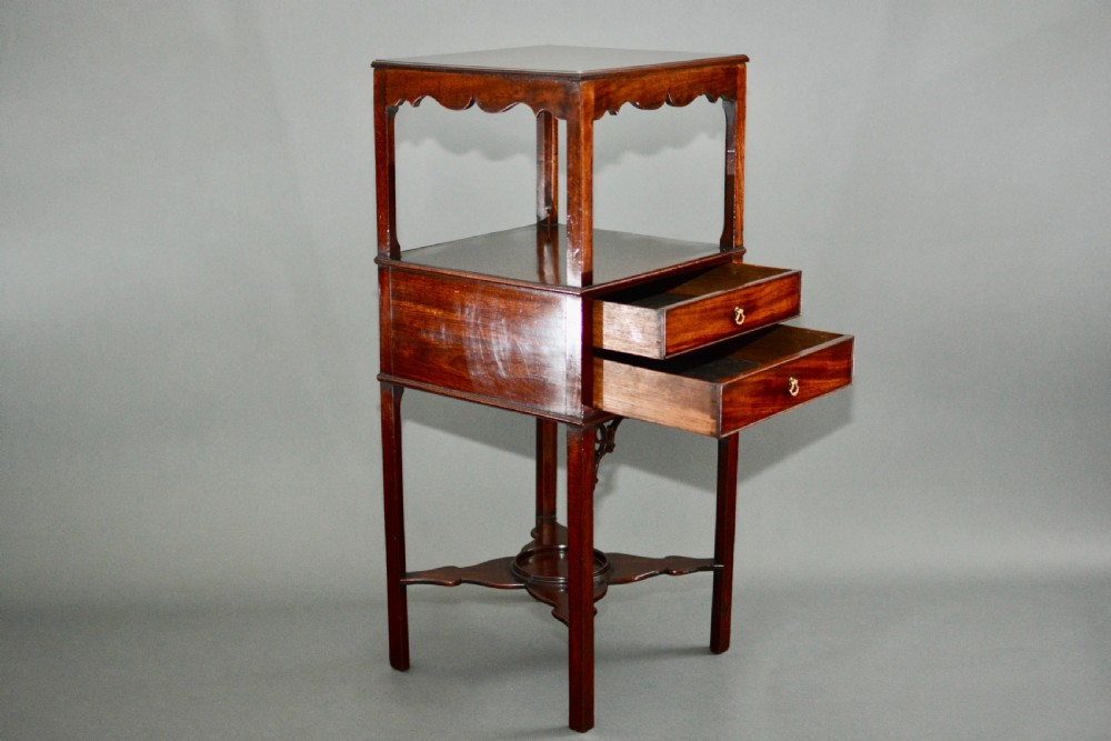 A fine Georgian period bedside table 1800 View V