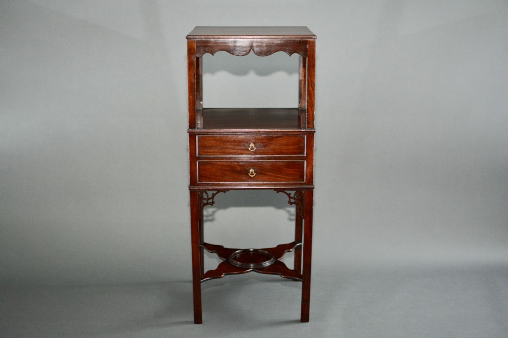 A fine Georgian period bedside table 1800