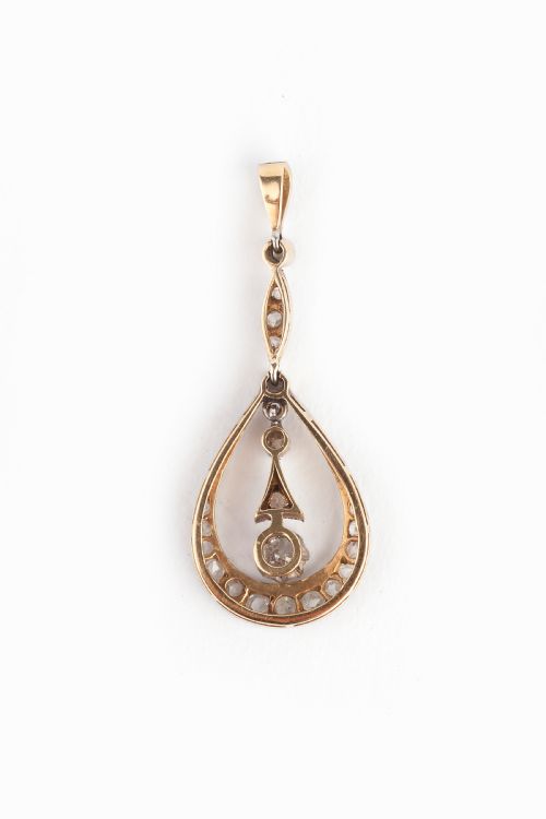 AN EDWARDIAN BELLE EPOQUE DIAMOND PENDANT - ADDITIONAL PHOTO 1