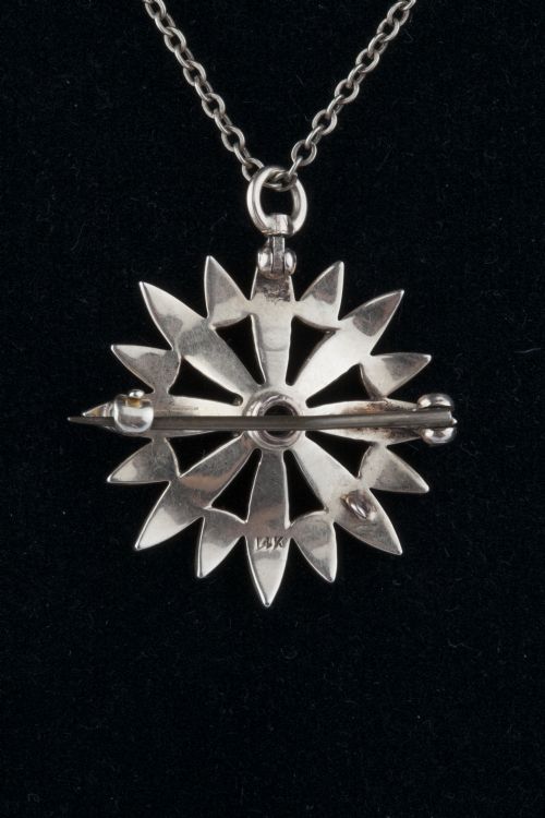 AN EDWARDIAN FLOWER HEAD DIAMOND AND SPLIT PEARL PENDANT - ADDITIONAL PHOTO 2