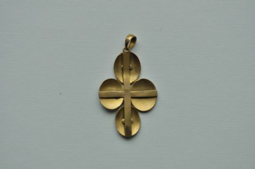 AN ANTIQUE ENAMEL AND 22CT GOLD PORTRAIT PENDANT - ADDITIONAL PHOTO 1