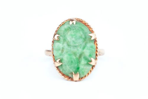 a 1930s carved jade ring - CATEGORY: ANTIQUE JEWELLERY - DATED 1930