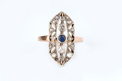 a early 20th century diamond and sapphire panel ring - CATEGORY: ANTIQUE JEWELLERY - DATED EDWARDIAN