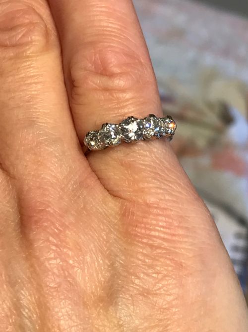 a platinum diamond 1930s ring - CATEGORY: ANTIQUE JEWELLERY - DATED 1930