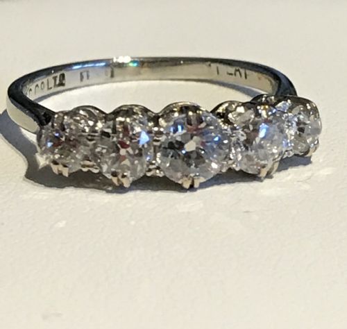 A PLATINUM DIAMOND 1930S RING - ADDITIONAL PHOTO 2