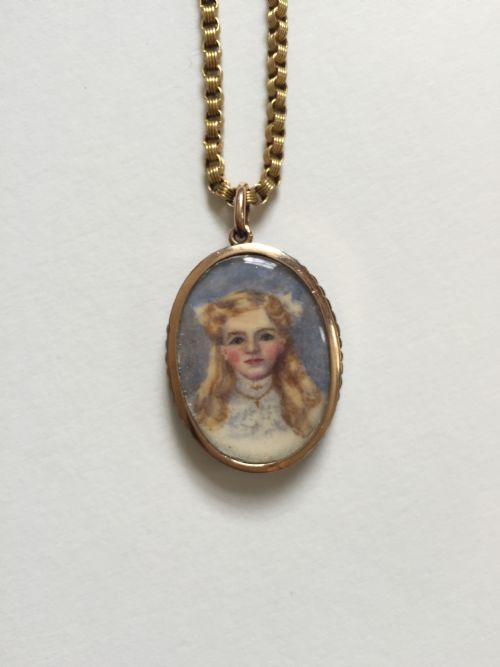 AN EDWARDIAN PEARL OPEN PORTRAIT LOCKET - ADDITIONAL PHOTO 2