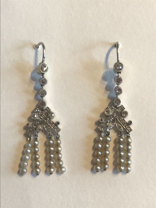 A PAIR OF EDWARDIAN PEARL AND DIAMOND PLATINUM EARRINGS - ADDITIONAL PHOTO 4