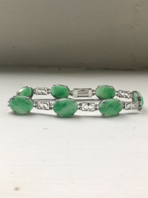A Jade White Gold Bracelet