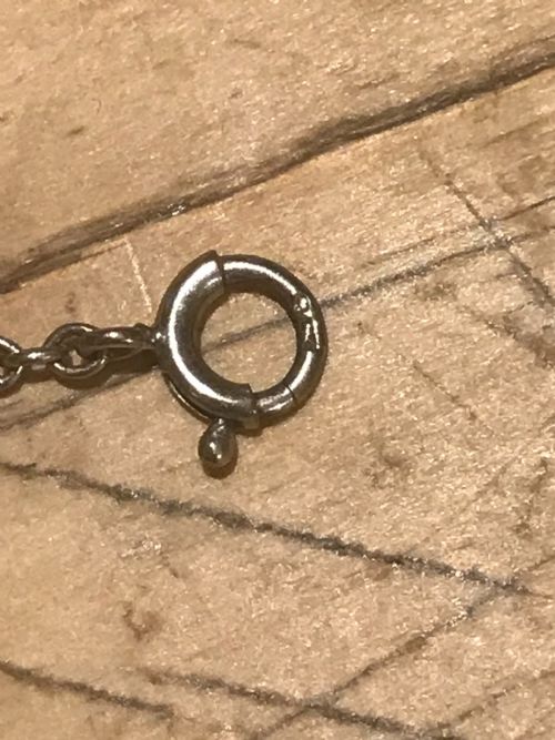 A NATURAL JADE PENDANT - ADDITIONAL PHOTO 2