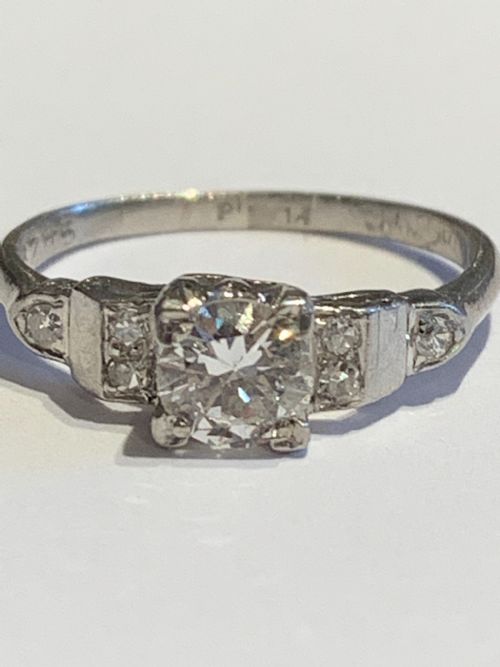 ART DECO DIAMOND AND PLATINUM ENGAGEMENT RING - ADDITIONAL PHOTO 1