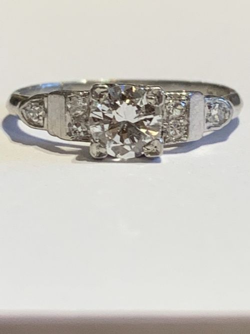 ART DECO DIAMOND AND PLATINUM ENGAGEMENT RING - ADDITIONAL PHOTO 2