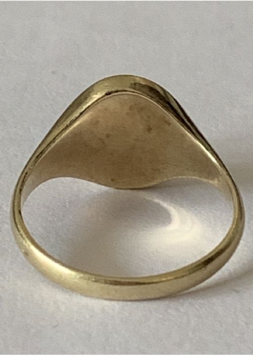 AN ANTIQUE ONYX SIGNET RING 18CT - ADDITIONAL PHOTO 1