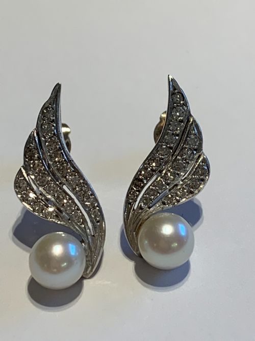 vintage 1960s winged pearl and diamond earrings - CATEGORY: ANTIQUE JEWELLERY - DATED 1960