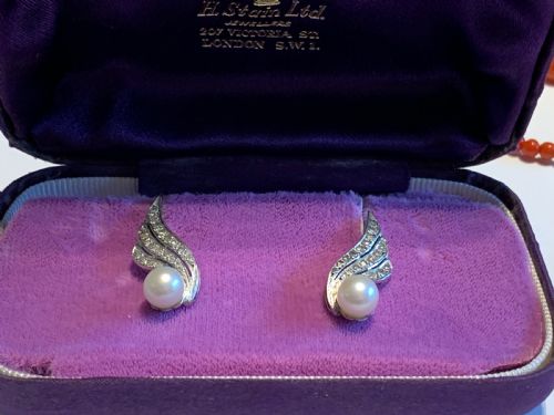 VINTAGE 1960S WINGED PEARL AND DIAMOND EARRINGS - ADDITIONAL PHOTO 1