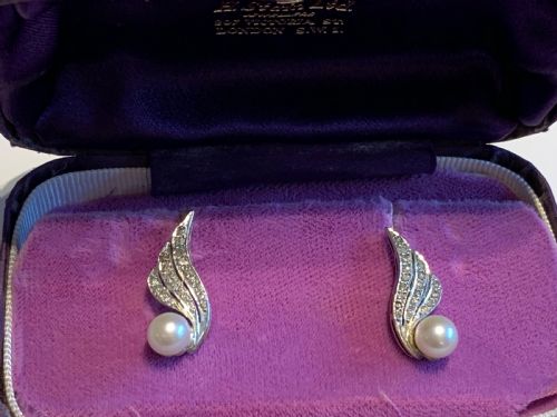 VINTAGE 1960S WINGED PEARL AND DIAMOND EARRINGS - ADDITIONAL PHOTO 5