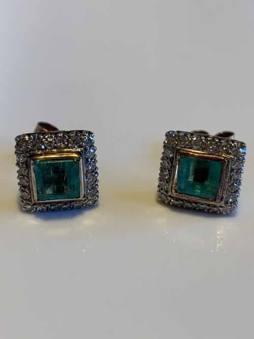 EMERALD AND DIAMOND ART DECO PLATINUM EARRINGS - ADDITIONAL PHOTO 4