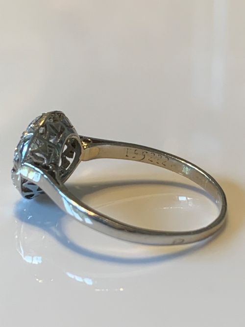 PLATINUM AND DIAMOND 1930S FRENCH DIAMOND RING - ADDITIONAL PHOTO 3