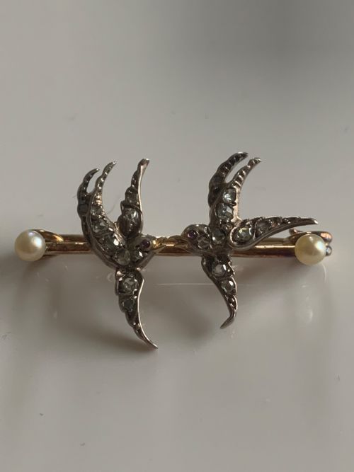 DIAMOND ANTIQUE SWALLOW BROOCH - ADDITIONAL PHOTO 1