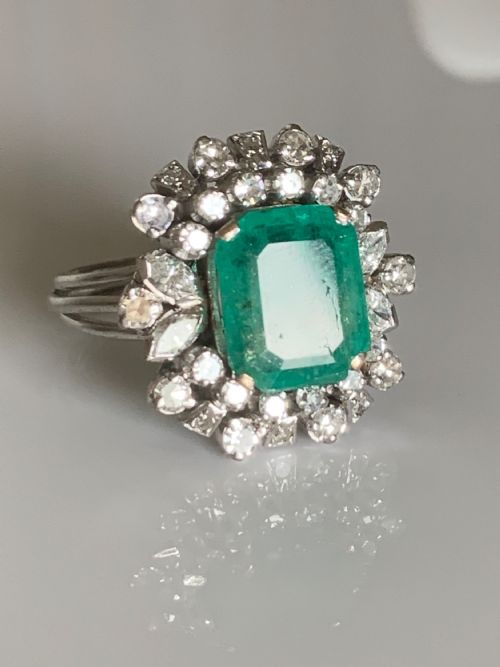 1960s Large Emerald Cocktail Ring