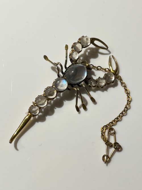 MOONSTONE SCORPION 9CT GOLD EDWARDIAN BROOCH - ADDITIONAL PHOTO 2