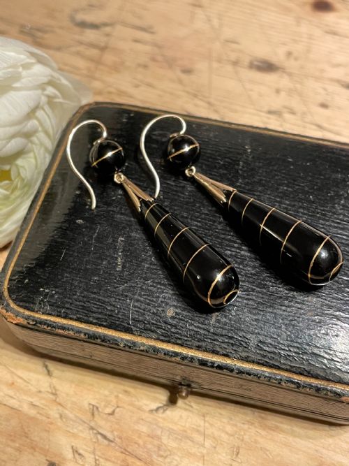 VICTORIAN AGATE AND GOLD INLAY EARRINGS - ADDITIONAL PHOTO 4